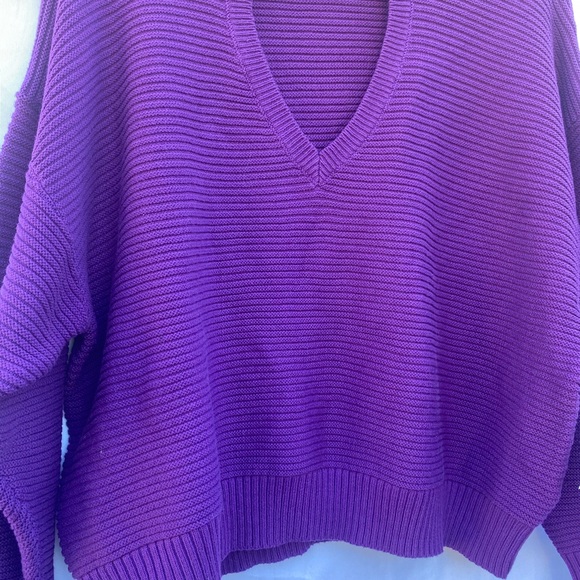 Sweater - Picture 6 of 10